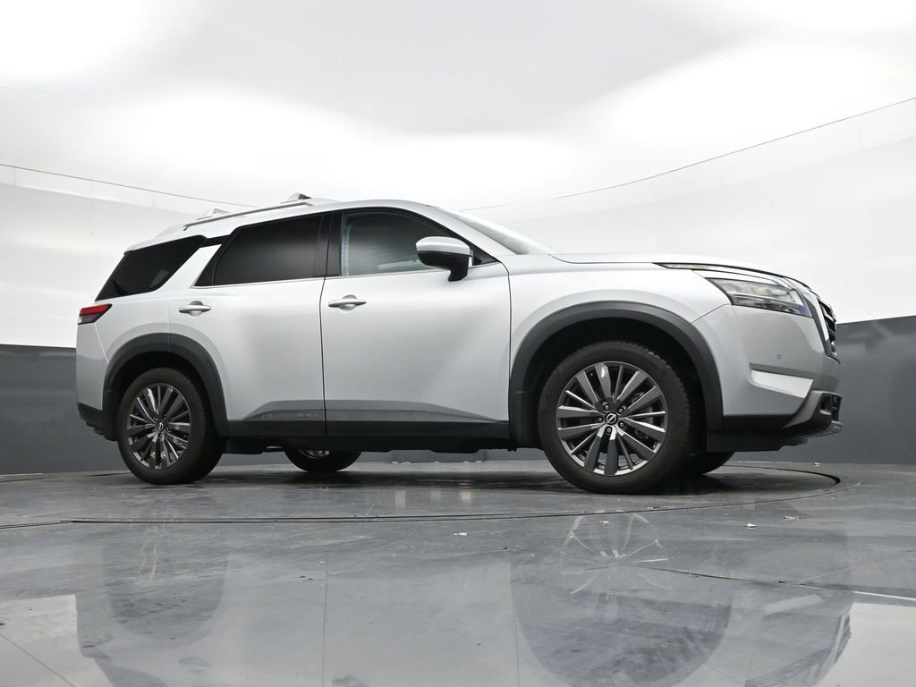 Used 2022 Nissan Pathfinder SL w/ SL Premium Package image 39