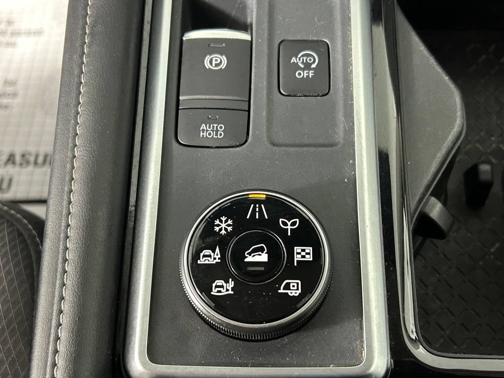 Used 2023 Nissan Pathfinder SV AWD/4WD image 22