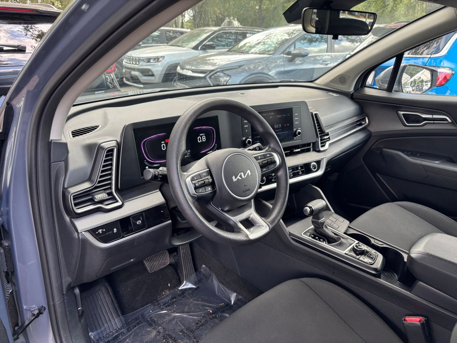 Used 2025 Kia Sportage LX FWD image 32