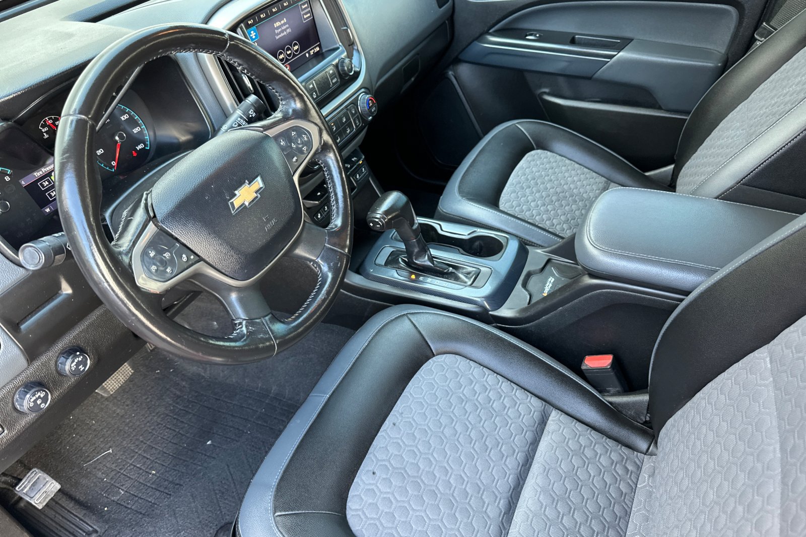 Used 2019 Chevrolet Colorado Z71 AWD/4WD image 10