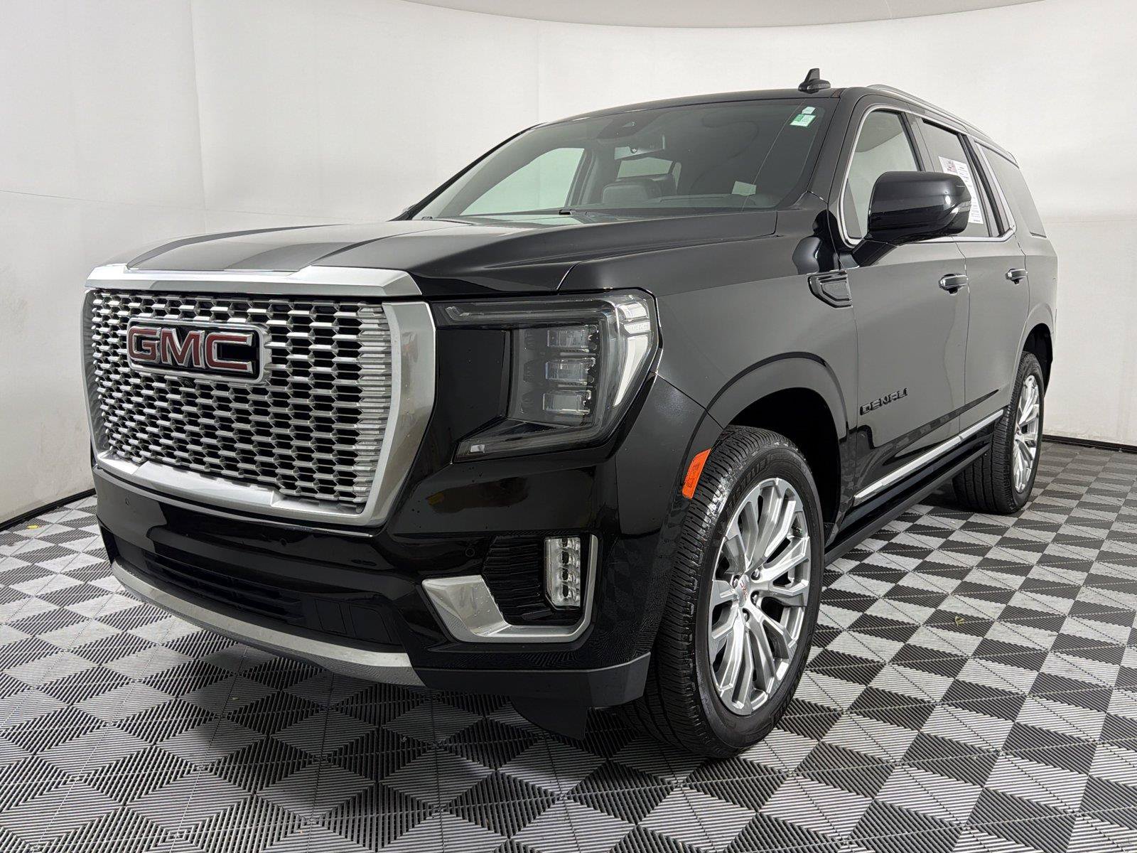 Certified 2023 GMC Yukon Denali AWD/4WD image 3