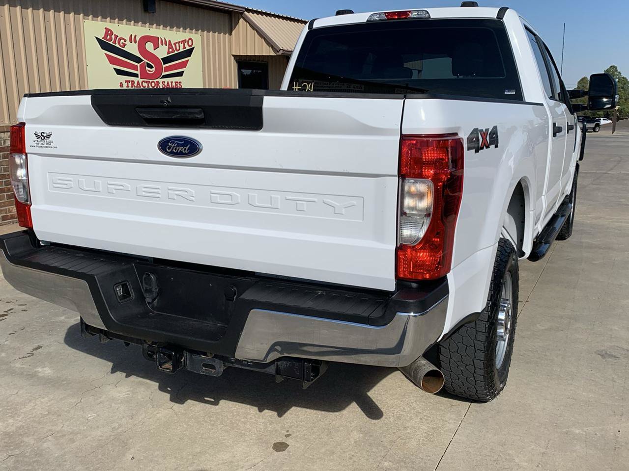 Used 2022 Ford F250 XL w/ Power Equipment Group AWD/4WD image 2