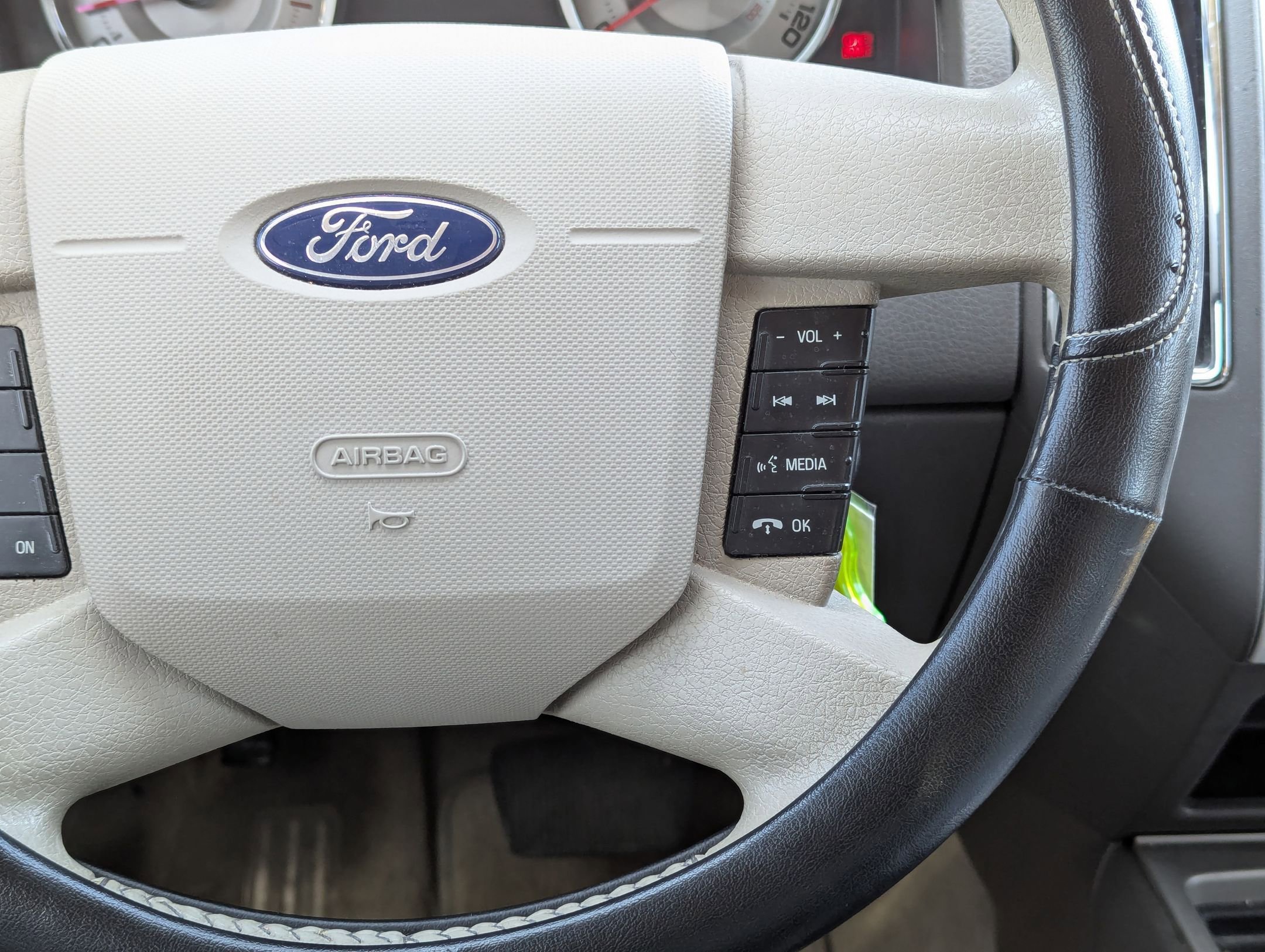 Used 2008 Ford Edge Limited image 22