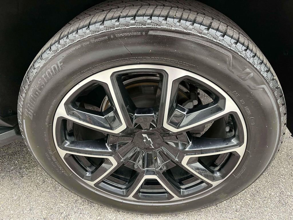 Used 2021 Chevrolet Suburban RST image 11