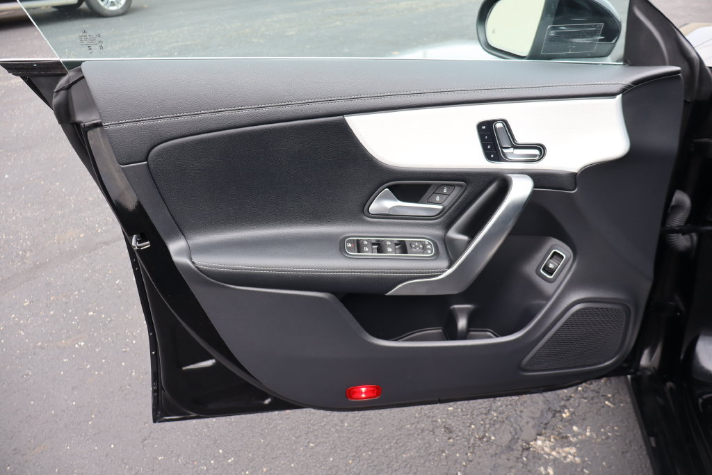 Used 2025 Mercedes-Benz CLA 250 4MATIC image 16
