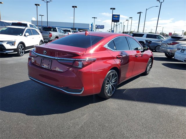 Used 2024 Lexus ES 300h w/ Premium Package image 3