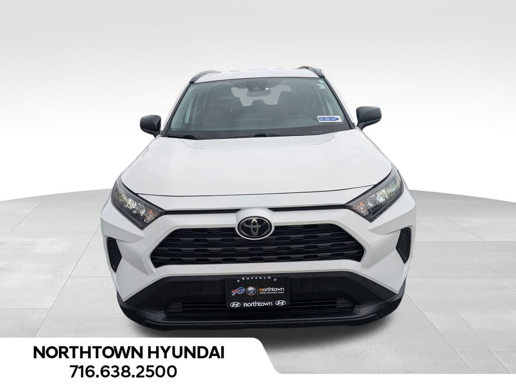 Used 2021 Toyota RAV4 LE AWD/4WD image 5