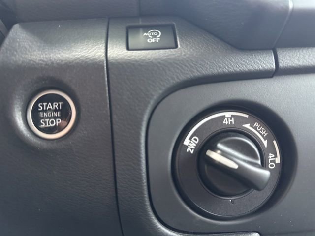 Used 2025 Nissan Frontier SV AWD/4WD image 12