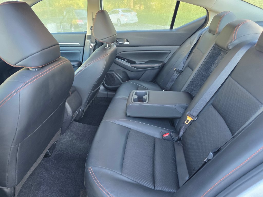 Used 2024 Nissan Altima 2.5 SR FWD image 9