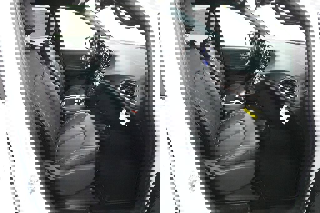 New 2026 Chrysler Voyager LX image 17