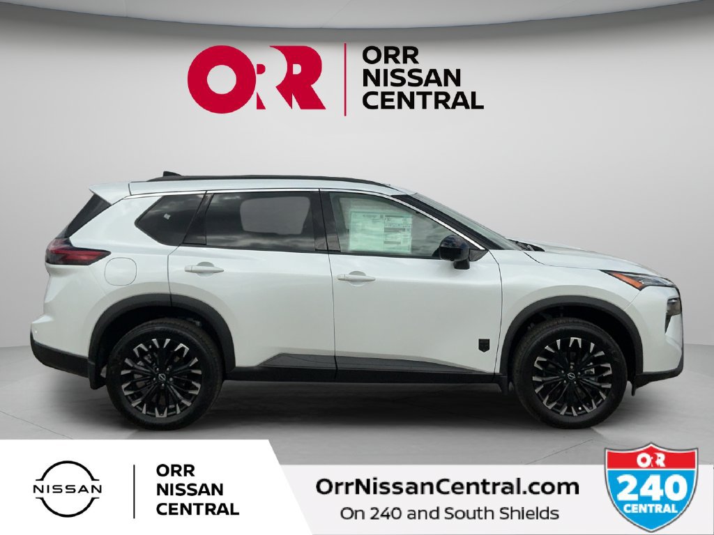 New 2027 Nissan Rogue Dark Armor FWD image 4