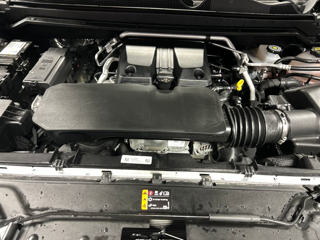 Used 2025 Chevrolet Colorado LT w/ Advanced Trailering Package AWD/4WD image 26