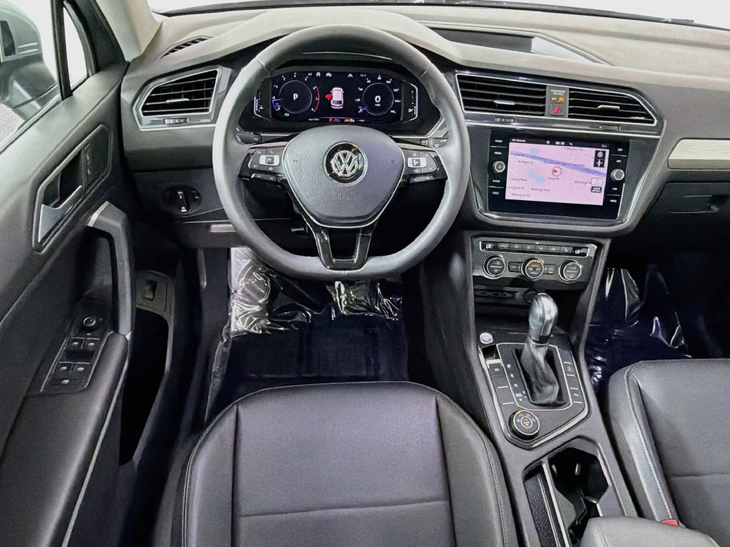 Used 2020 Volkswagen Tiguan SEL AWD/4WD image 23