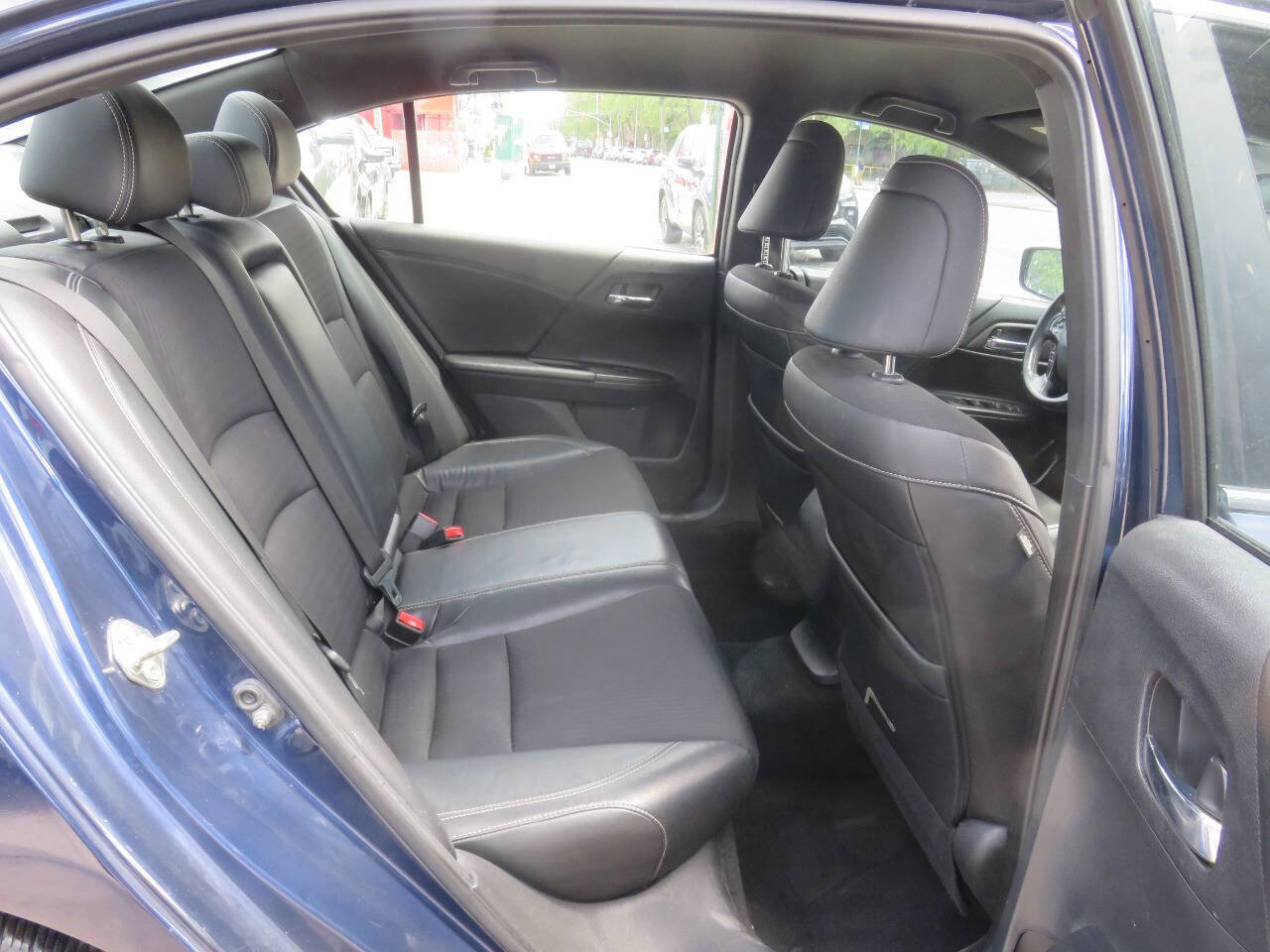 Used 2016 Honda Accord Sport image 21
