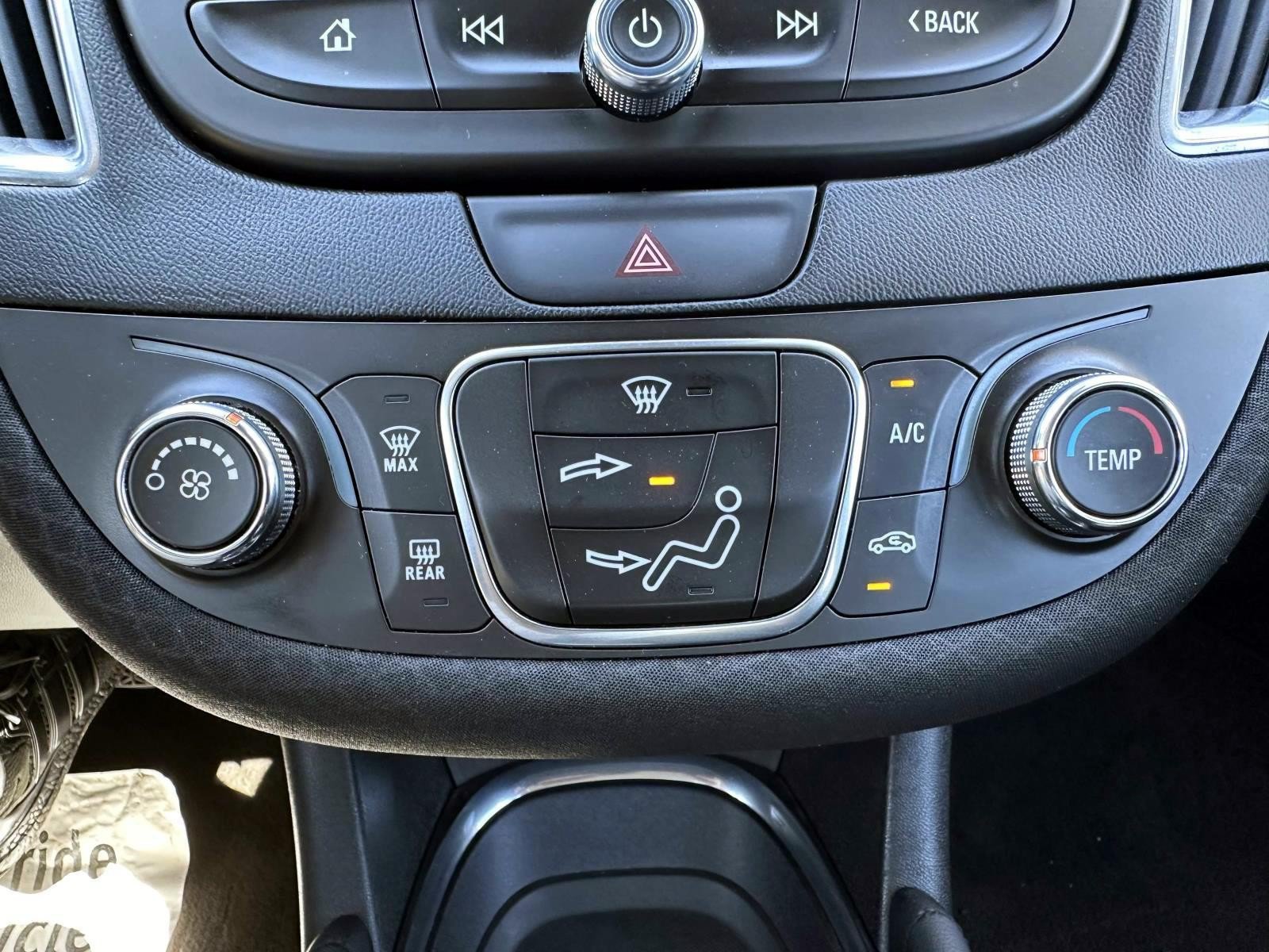Used 2016 Chevrolet Malibu LT FWD image 23