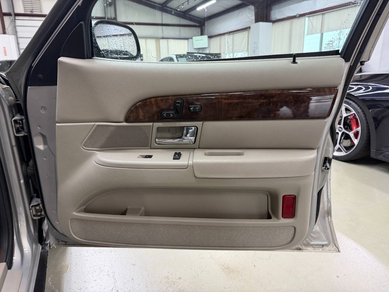 Used 2010 Mercury Grand Marquis LS RWD image 16
