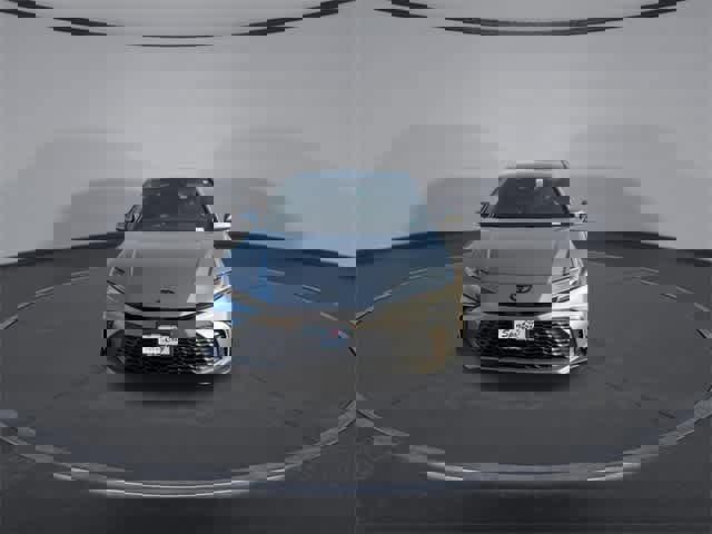 Used 2025 Toyota Camry SE image 3