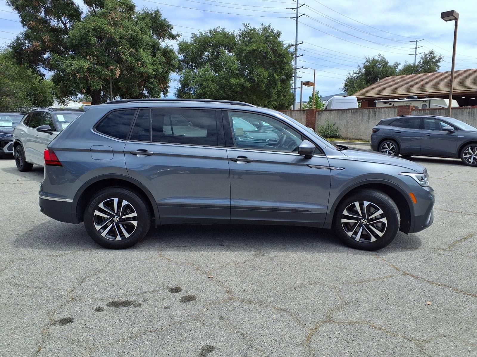 Used 2023 Volkswagen Tiguan S FWD image 4