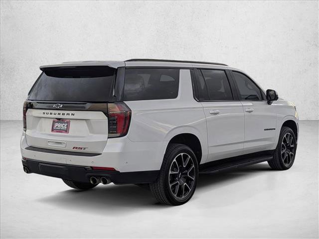 Used 2025 Chevrolet Suburban RST RWD image 5