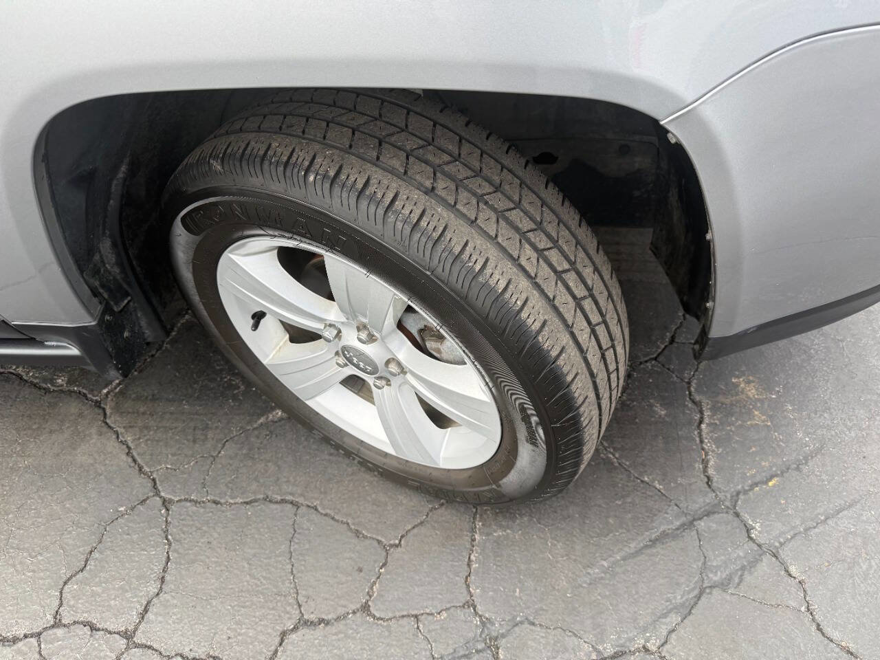 Used 2017 Jeep Compass Latitude image 22