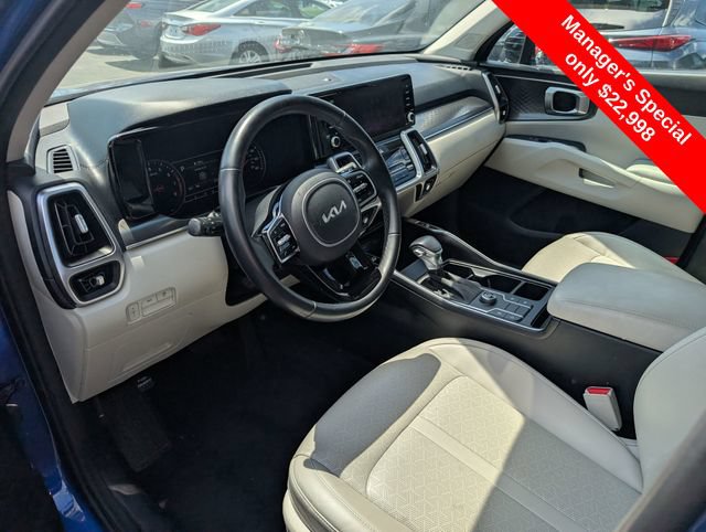 Used 2022 Kia Sorento S w/ Panoramic Sunroof Package FWD image 12