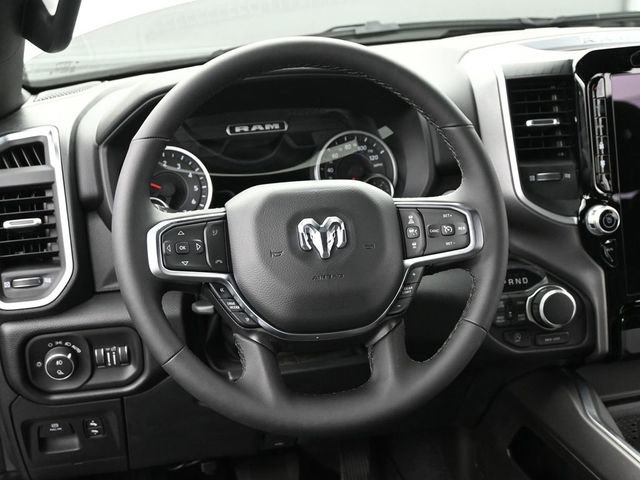 New 2026 RAM 1500 4x4 Crew Cab image 29