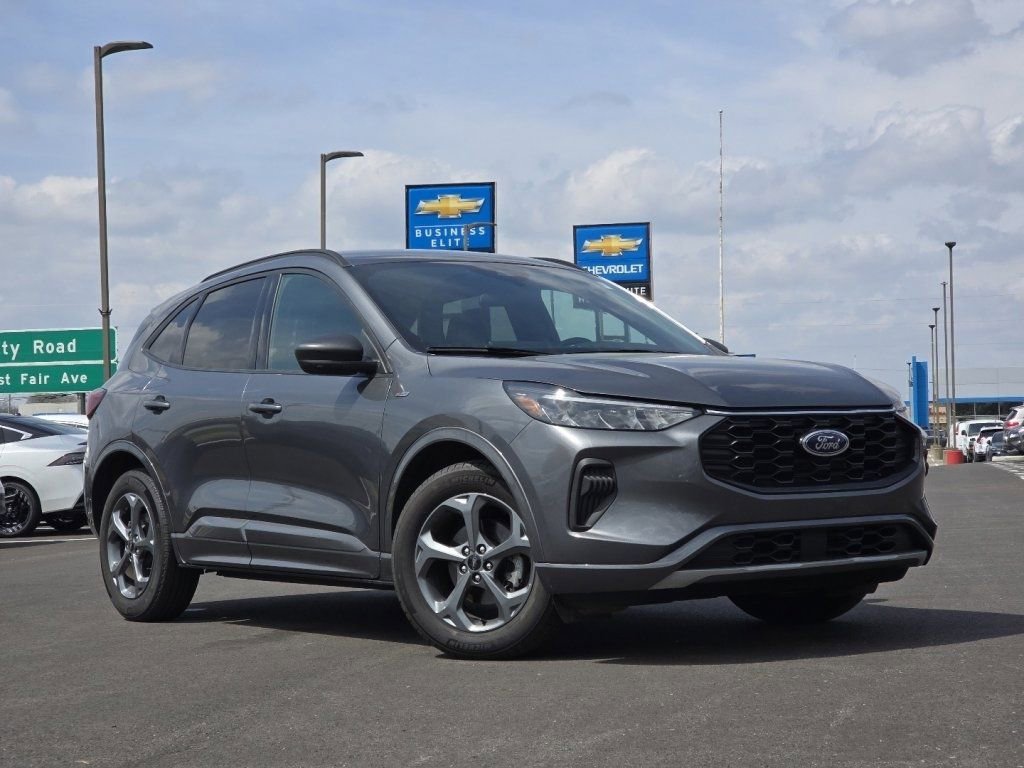 Used 2023 Ford Escape ST-Line w/ Tech Pack #1 image 2