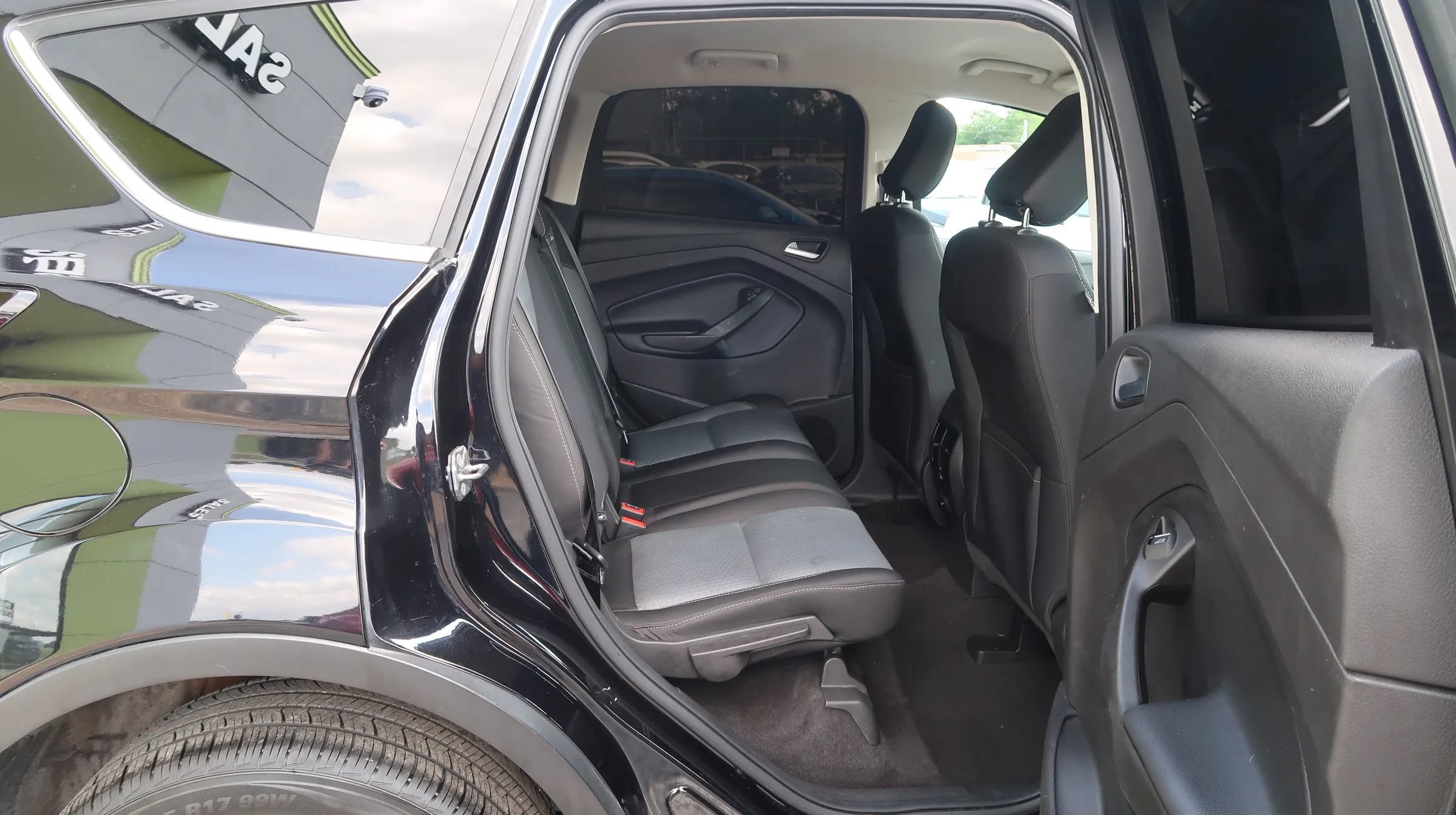 Used 2019 Ford Escape SE FWD image 22