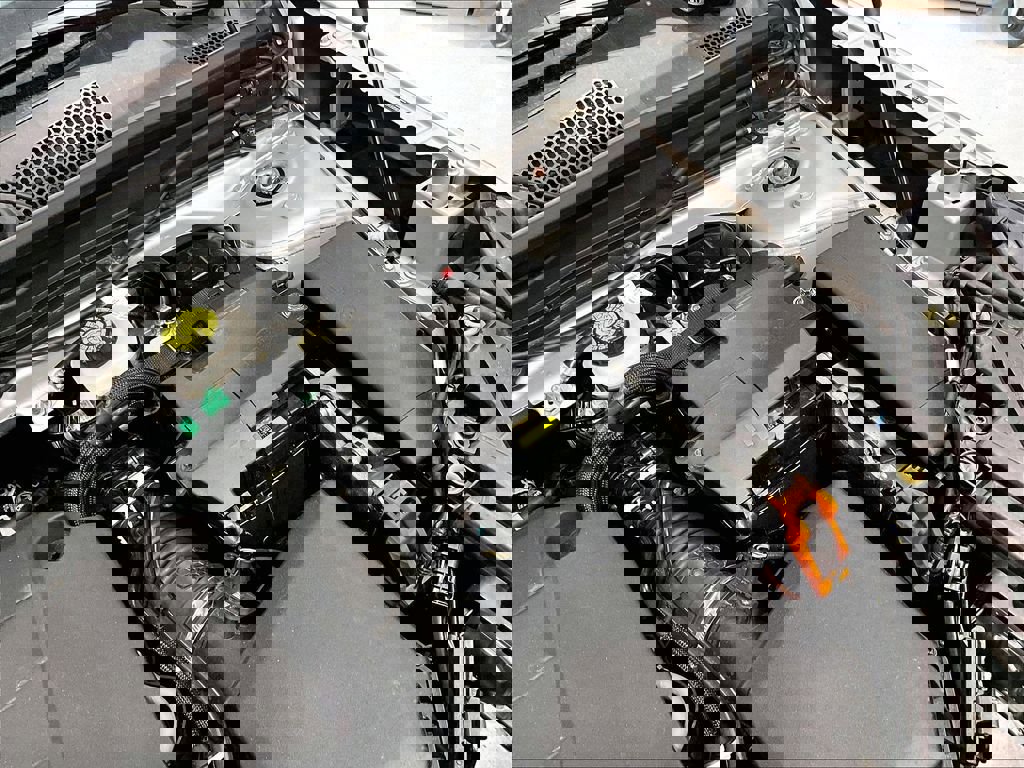 Used 2025 Volvo XC40 B5 Plus image 31