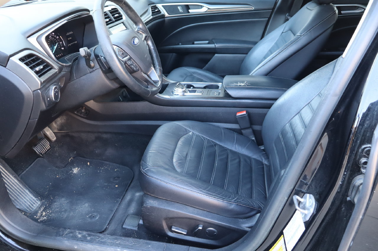 Used 2017 Ford Fusion SE w/ Fusion SE Technology Package FWD image 15