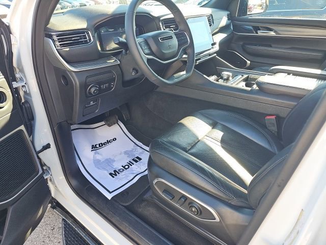 Used 2023 Jeep Wagoneer L Series II image 11