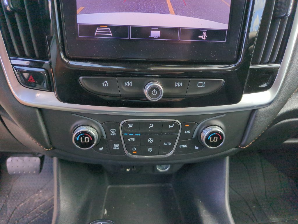 Used 2020 Chevrolet Traverse LT FWD image 27