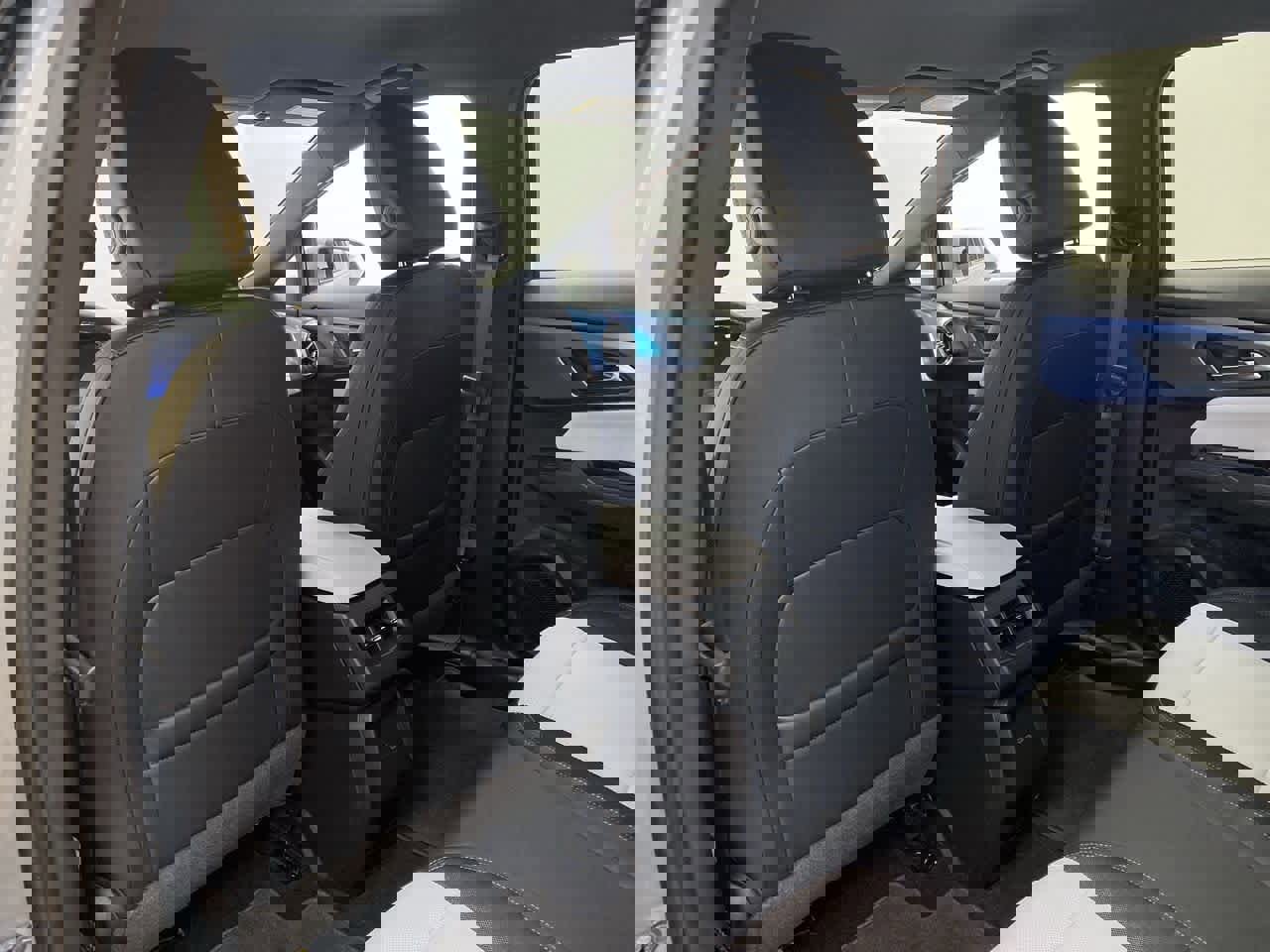 Used 2024 Chevrolet Equinox EV LT image 16