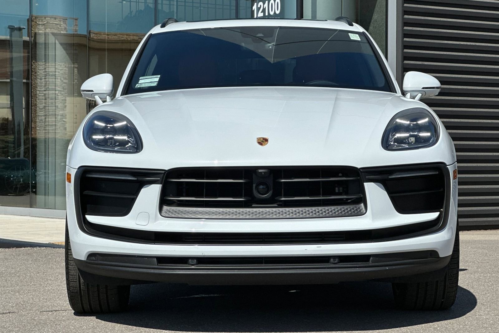 Used 2025 Porsche Macan image 11