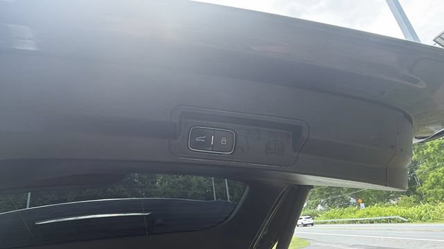 Used 2021 Ford Explorer XLT AWD/4WD image 17