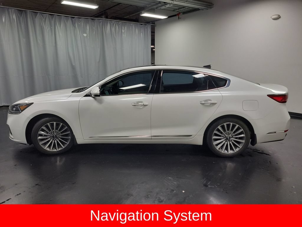 Used 2017 Kia Cadenza Technology FWD image 6