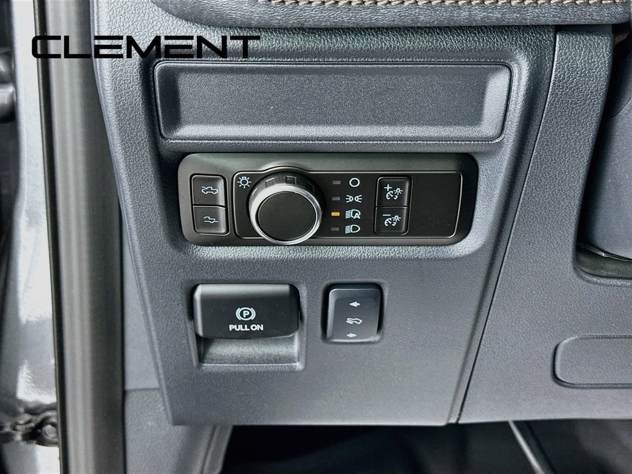 Used 2025 Ford F150 Lightning Lariat AWD/4WD image 14