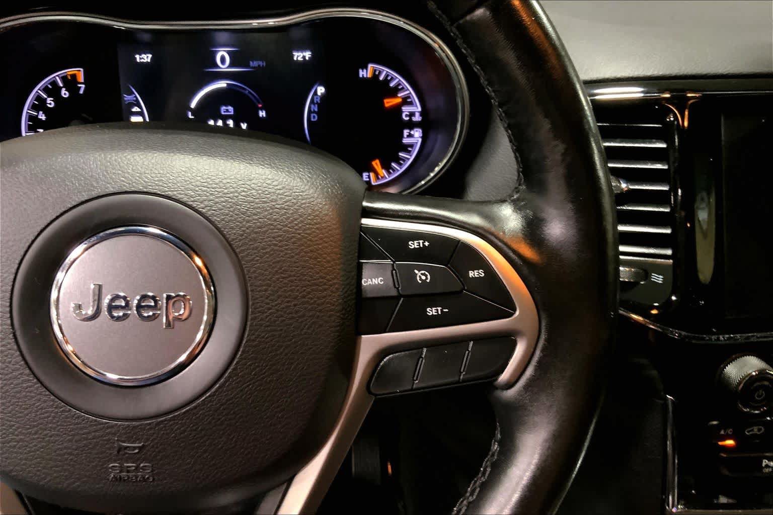 Used 2020 Jeep Grand Cherokee Altitude AWD/4WD image 25