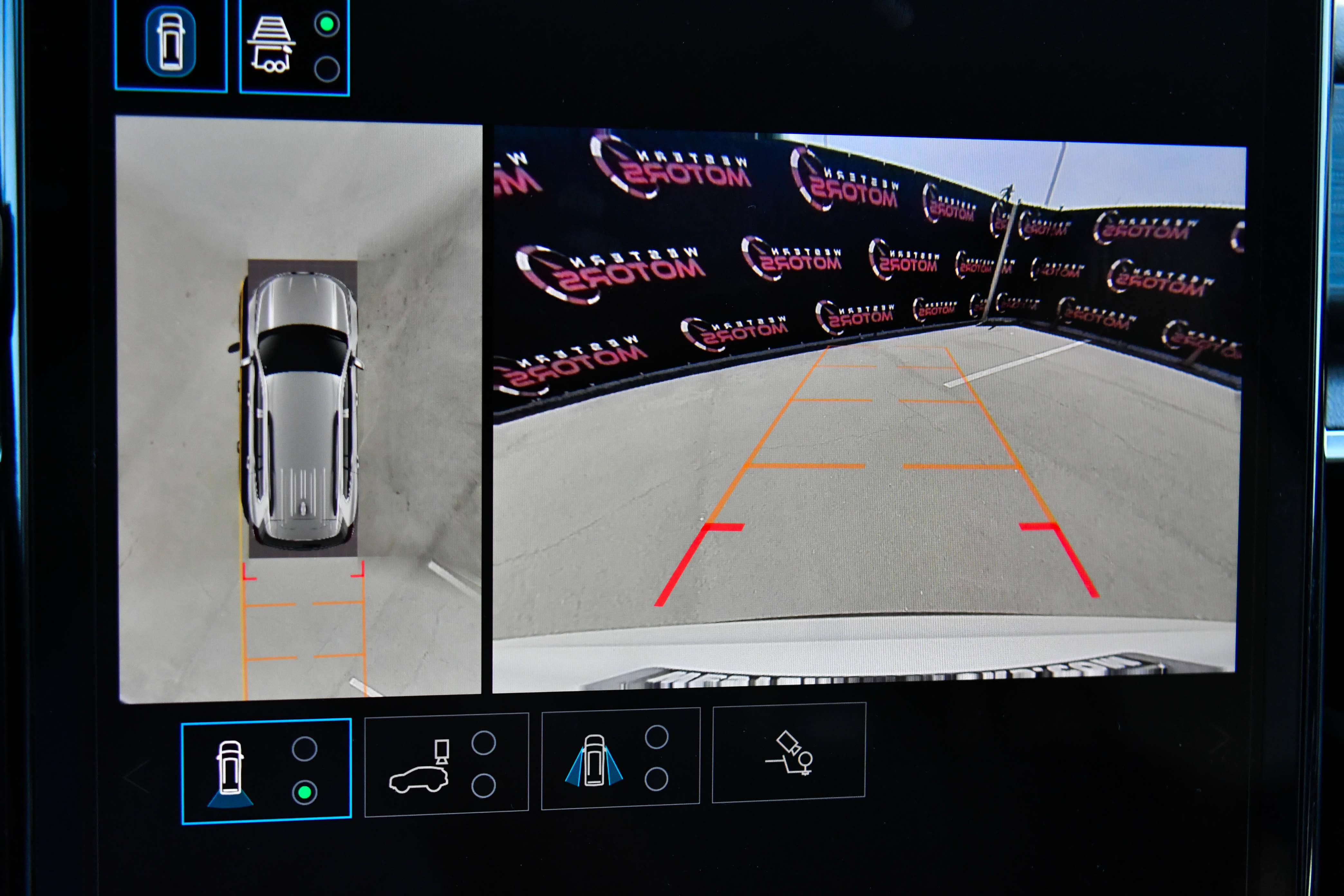 Used 2024 GMC Acadia Elevation FWD image 19