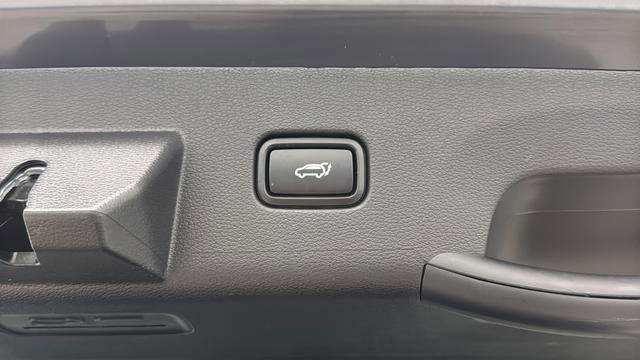 Used 2025 Kia Sportage SX Prestige image 32