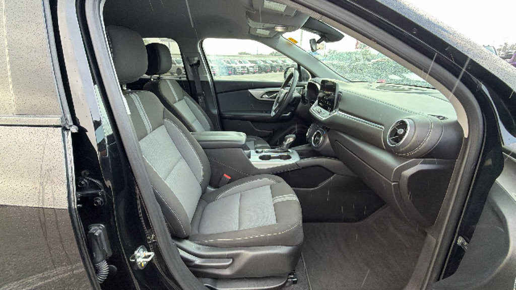 Used 2025 Chevrolet Blazer LT AWD/4WD image 28