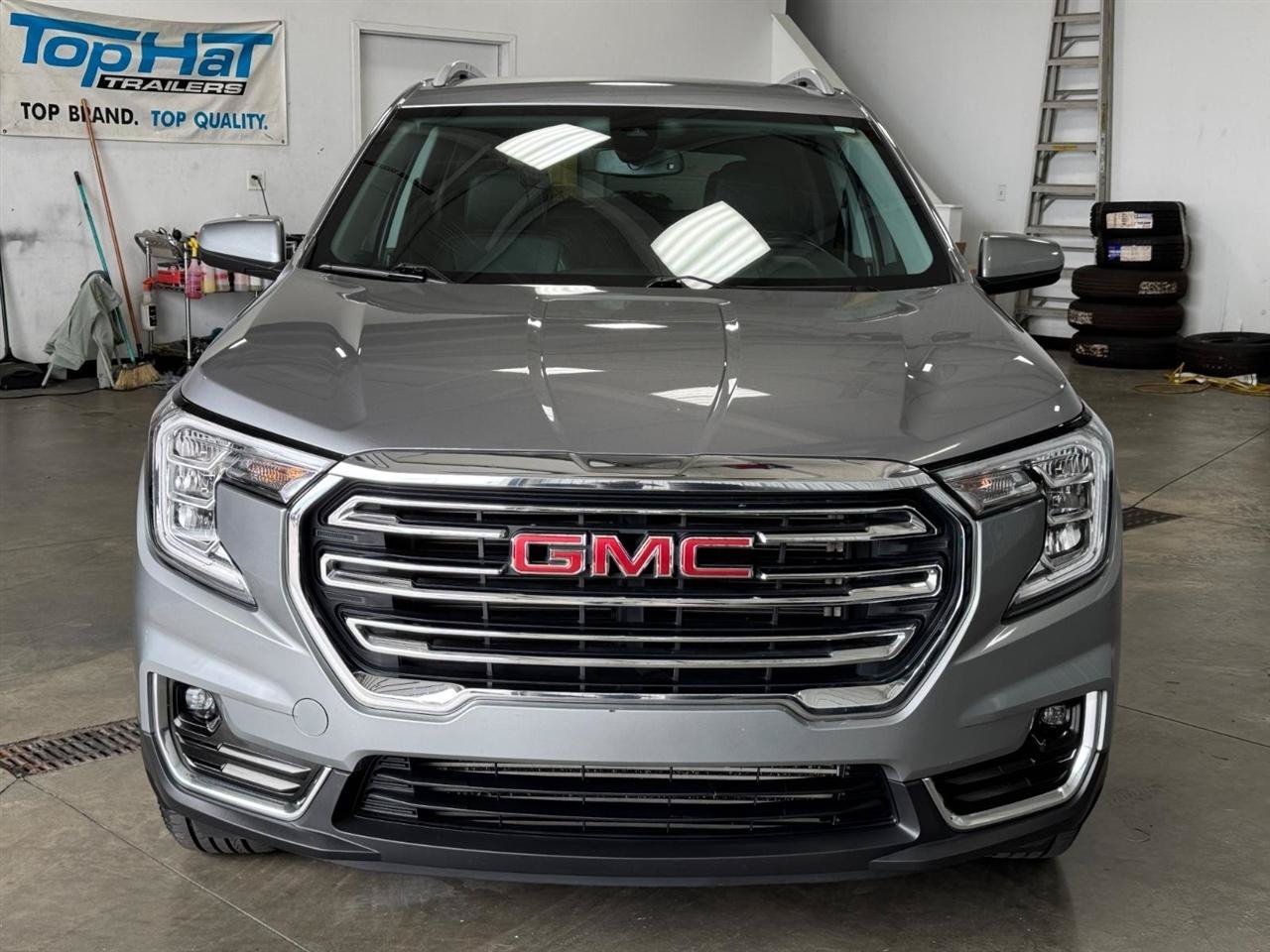 Used 2024 GMC Terrain SLT AWD/4WD image 37