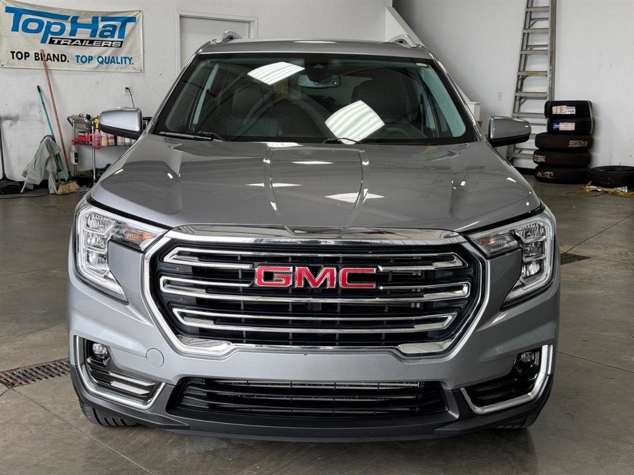 Used 2024 GMC Terrain SLT AWD/4WD image 37