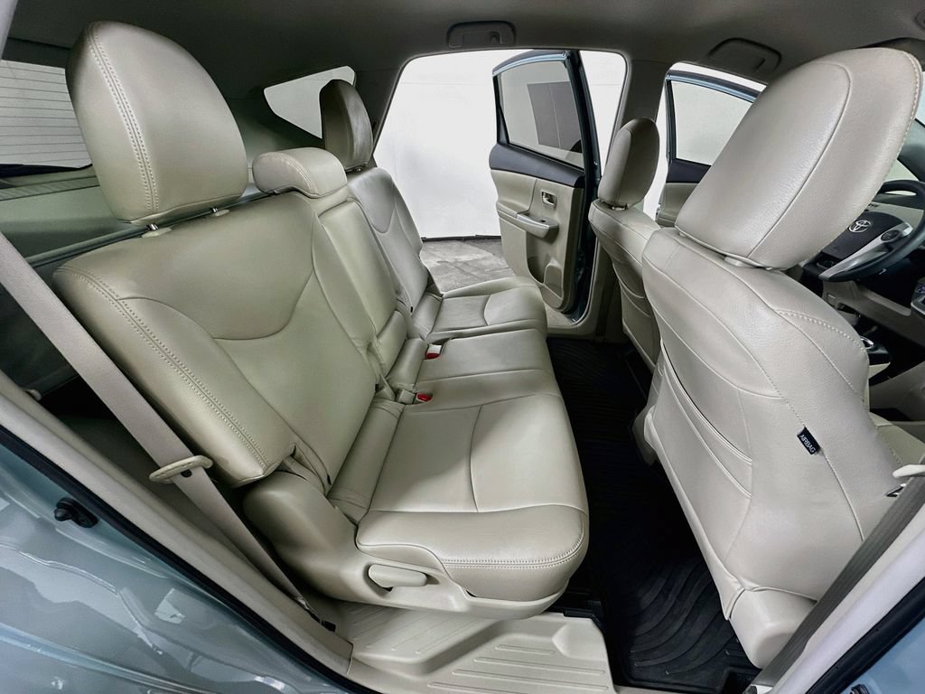 Used 2014 Toyota Prius V Three FWD image 11