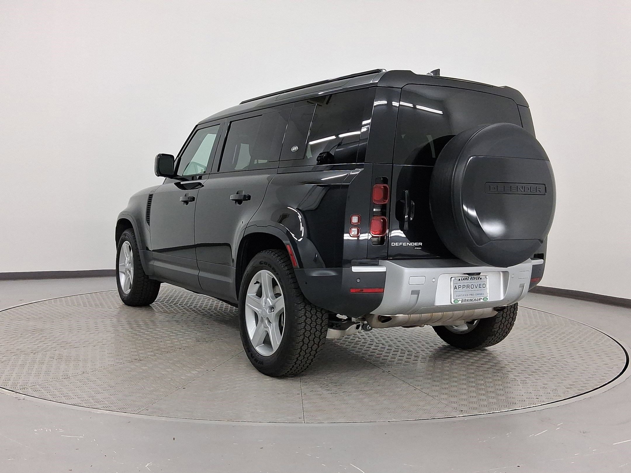 Used 2022 Land Rover Defender 110 SE image 3