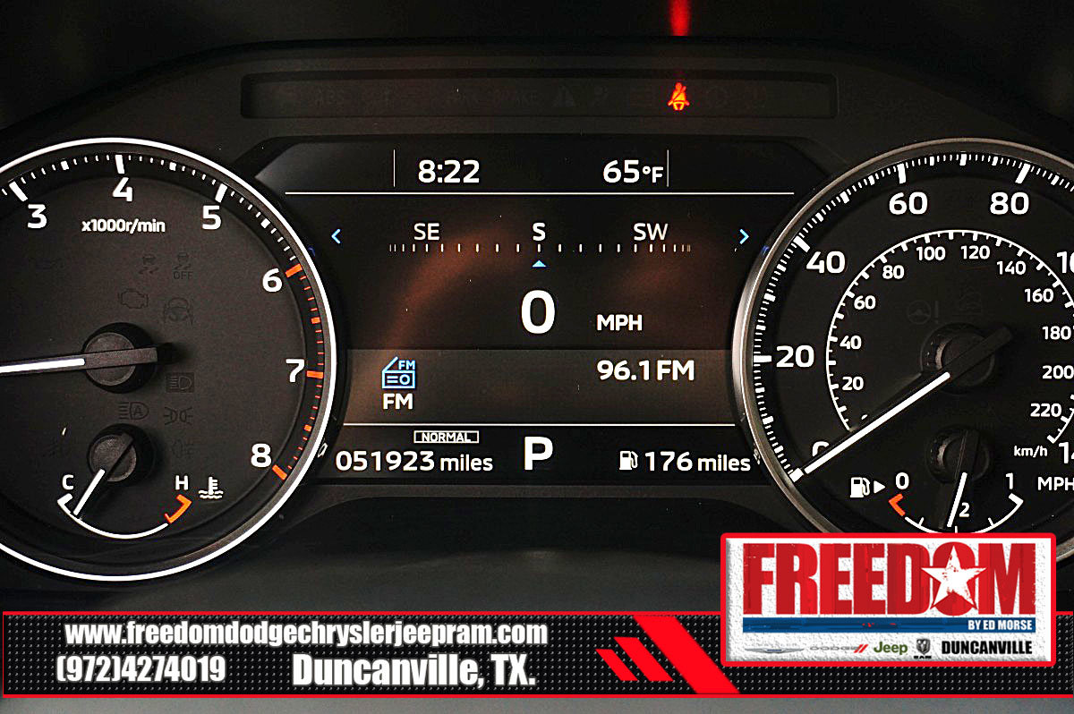 Used 2024 Mitsubishi Outlander SE image 32