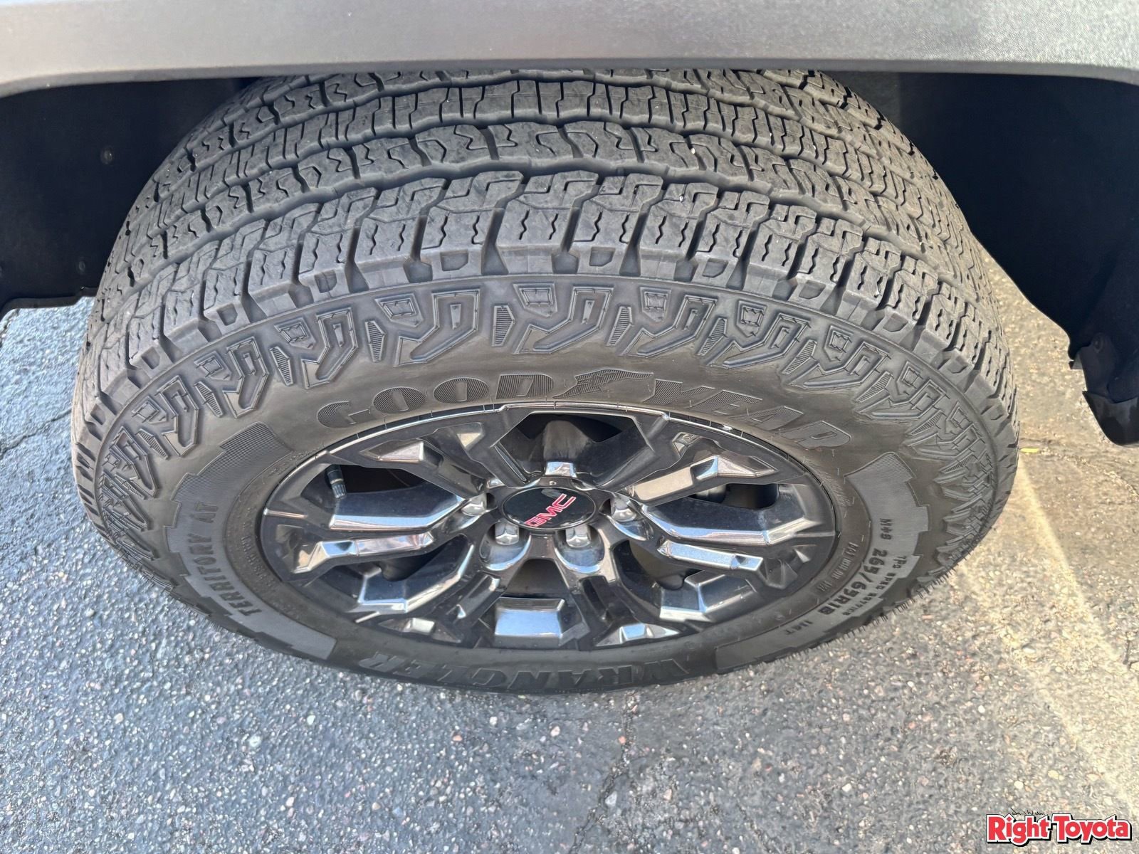 Used 2025 GMC Canyon Elevation RWD image 8