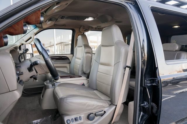 Used 2002 Ford Excursion Limited AWD/4WD image 23