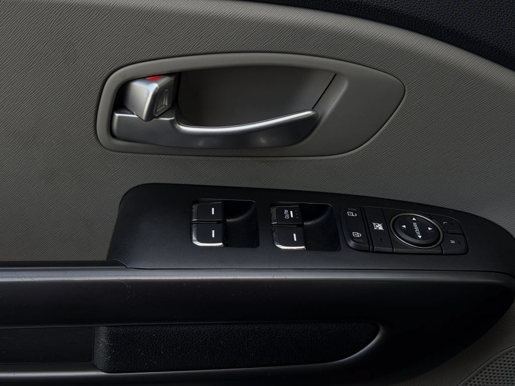 Used 2021 Kia Sedona LX FWD image 24