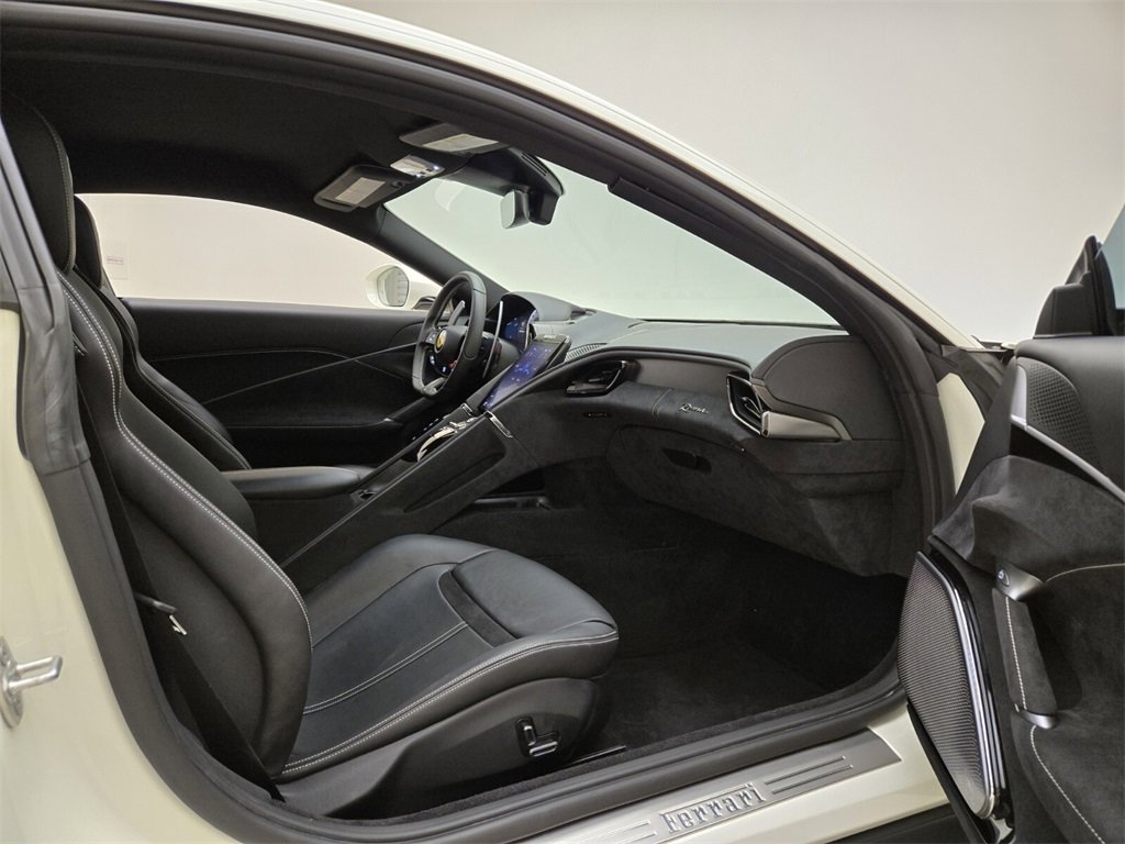 Used 2023 Ferrari Roma image 23